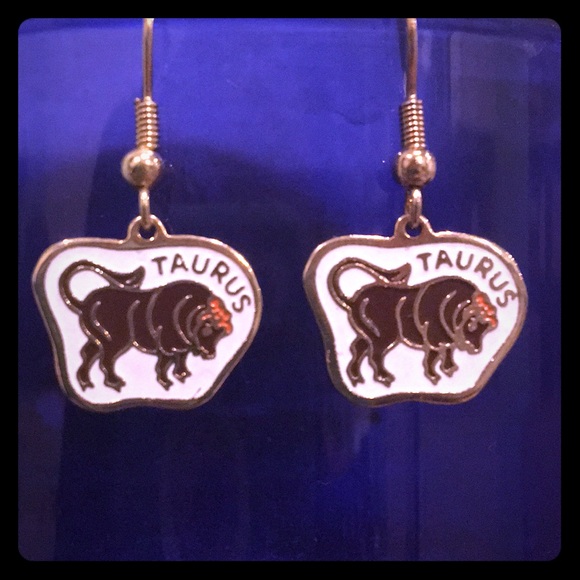 TAURUS ♉️ zodiac earrings - Picture 2 of 3